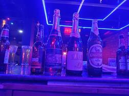 कोरोना संकट: दिल्ली में नहीं रुक रहा शराब पार्टियों का सिलसिला, पिछले 1 महीने में तीन जगह पुलिस ने मारी रेड