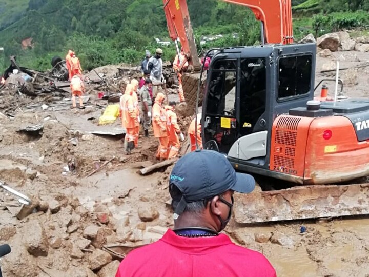 Kerala Idukki landslide incident Death toll rises to 42 after16 bodies were found today इडुक्की भूस्खलन: मरने वालों की संख्या बढ़कर 42 हुई, मलबे में दबे लोगों के खोजने की कोशिश जारी