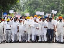 पंजाब शराब कांड: अकाली दल का निशाना, कहा- कांग्रेस हाई कमान के पास जा रहा जहरीली शराब का पैसा