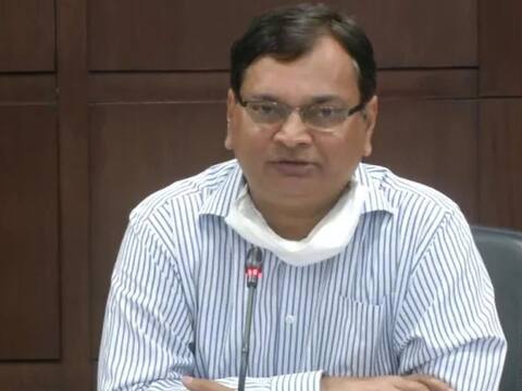 यूपी में लगातार बढ़ रहा है कोरोना महामारी का प्रकोप, 24 घंटों में सामने आए 4687 नए केस यूपी में लगातार बढ़ रहा है कोरोना महामारी का प्रकोप, 24 घंटों में सामने आए 4687 नए केस