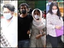 IN PICS: सुशांत सिंह केस में परिवार के साथ ED दफ्तर पहुंची रिया, श्रुति मोदी और सिद्धार्थ पिठानी भी पहुंचे