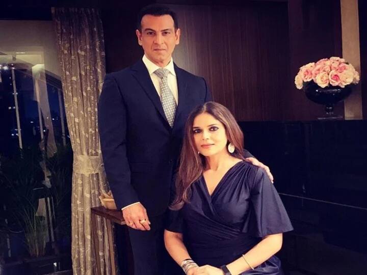 नीलम सिंह छोटे और बड़े पर्दे के चर्चित अभिनेता रोनित रॉय की पत्नी हैं. रोनित रॉय ने कई फिल्मों में खलनायक का किरदार कर खूब सुर्खियां बटोरी हैं. रोनित रॉय और नीलम सिंह ने साल 2003 में शादी की थी.