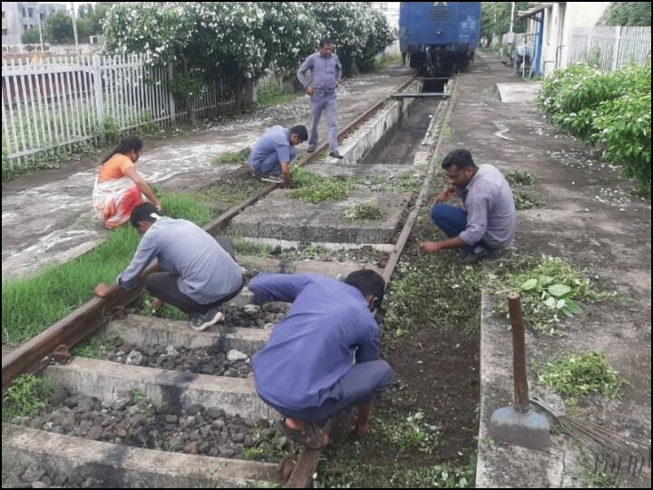 जश्न ए आज़ादी से पहले मध्य रेल ने शुरू किया सघन सफाई अभियान Central Rail commences intensive cleaning drive before Jashn e Azadi ANN जश्न ए आज़ादी से पहले मध्य रेल ने शुरू किया सघन सफाई अभियान