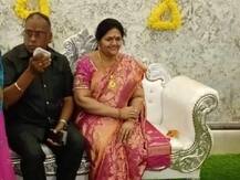 कर्नाटक: बिजनेसमैन ने दिवंगत पत्नी की सिलिकॉन मूर्ति के साथ किया गृह प्रवेश, कहा- खुशी हो रही है