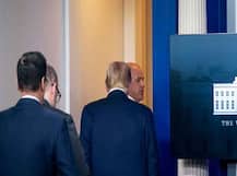 व्हाइट हाउस के पास गोलीबारी: डोनाल्ड ट्रंप को प्रेस कॉन्फ्रेंस के बीच से सुरक्षित ले जाया गया