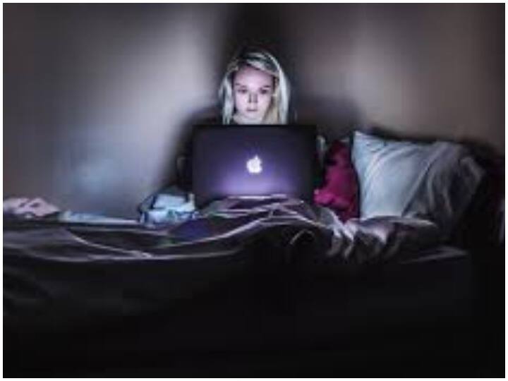 Health Tips: देर रात तक जागने के हैं ये फायदे, आते हैं क्रिएटिविटी से भरपूर नए-नए Ideas Health Tips: Sense of mental alertness can be restored by being a night owl Health Tips: देर रात तक जागने के हैं ये फायदे, आते हैं क्रिएटिविटी से भरपूर नए-नए Ideas