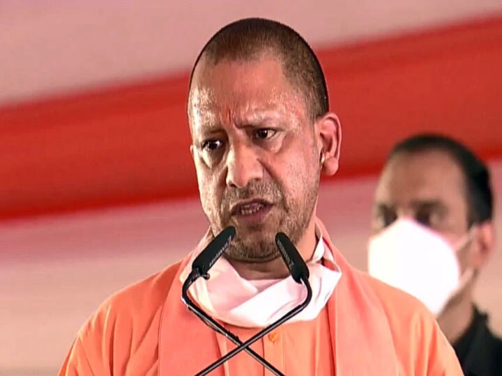 CM Yogi Aditynath rally in Amroha for candidate sangeeta chauhan ann चुनावी जनसभा में बोले सीएम योगी, 'अब प्रदेश में अमरोहा की ढोलक की थाप सुनते होंगे'