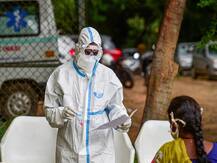 क्या कमजोर हो रहा है Coronavirus? जानिए क्या कहते हैं जानकार