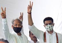 राजस्थान: सीट बदले जाने पर पायलट ने किया बचाव, बोले- सरहद पर सबसे मजबूत योद्ध को भेजा जाता है