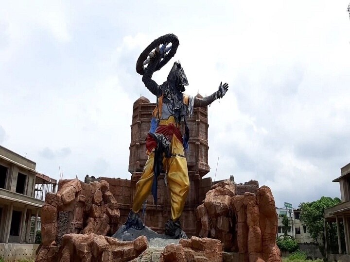 Akhilesh yadav established Lord Krishna giant 55 feet copper statue in Etawah ANN अखिलेश यादव का दिखा 'मूर्ति प्रेम', इटावा के स्कूल में भगवान कृष्ण की मूर्ति लगवाई