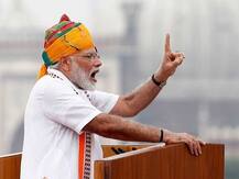 स्वतंत्रता दिवस: प्रधानमंत्री के परिधान पर रहती है हर किसी की नजर, जानें बीते सालों में कैसे नजर आए?