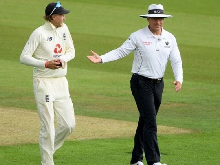 England vs Pakistan: Richard Kettleborough spoken to by ACU officials over smartwatch Eng vs Pak: स्मार्टवॉच पहन अंपायरिंग कर रहे मैदानी अंपायर रिचर्ड केटलब्रो से हुई पूछताछ