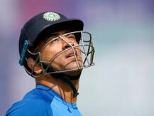 तमिलनाडु के मुख्यमंत्री ने कहा- धोनी का नाम इतिहास में लिखा जाएगा