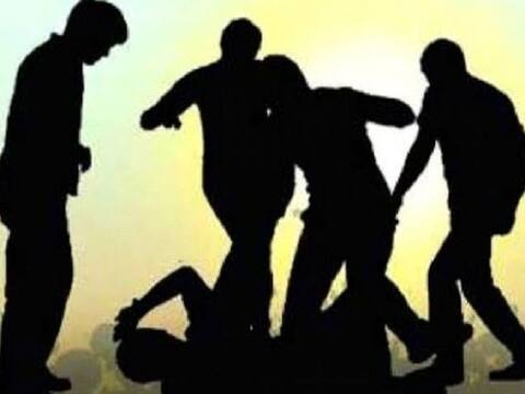 प्रतापगढ़: जमीन विवाद को लेकर हुई संघर्ष में पिता-पुत्र की मौत, एक की हालत गंभीर प्रतापगढ़: जमीन विवाद को लेकर हुई संघर्ष में पिता-पुत्र की मौत, एक की हालत गंभीर
