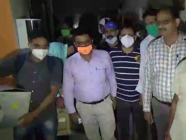 मुरादाबादः सीबीआई ने गिरफ्तार किया प्रथमा ग्रामीण बैंक का जीएम, मांग रहा था 5 लाख की रिश्वत Prathama Gramin Bank GM was demanding bribe arreted by CBI in Moradabad ANN मुरादाबादः सीबीआई ने गिरफ्तार किया प्रथमा ग्रामीण बैंक का जीएम, मांग रहा था 5 लाख की रिश्वत