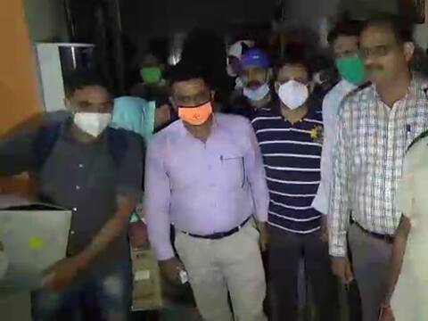 मुरादाबादः सीबीआई ने गिरफ्तार किया प्रथमा ग्रामीण बैंक का जीएम, मांग रहा था 5 लाख की रिश्वत मुरादाबादः सीबीआई ने गिरफ्तार किया प्रथमा ग्रामीण बैंक का जीएम, मांग रहा था 5 लाख की रिश्वत