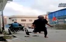 मेरठ का रिक्शेवाला जब बन गया माइकल जैक्सन, बीच चौराहे पर खड़े होकर गाने लगा अंग्रेजी में गाने