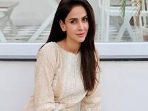 पाकिस्तानी एक्ट्रेस सबा कमर के खिलाफ हुई FIR दर्ज, मस्जिद में शूट किया निकाह का सीन