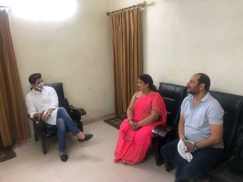 सुशांत के भैया-भाभी ने चिराग पासवान से की मुलाकात, आत्महत्या मामले में मदद के लिए दिया धन्यवाद