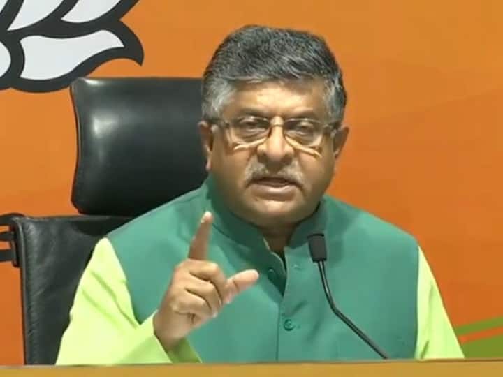 PM Cares: BJP Leader and Union Minister ravi shanker prasad attacks congress PM Cares: BJP का कांग्रेस पर हमला, कहा- ₹3100 करोड़ कोरोना के खिलाफ लड़ाई में दिए गए