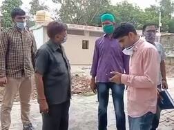 यूपीः आगरा में फाइनेंसकर्मियों की गुंडागर्दी, देर रात सवारियों से भरी बस को किया कब्जा, ड्राइवर को सड़क पर छोड़ा