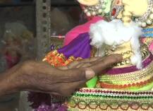 तस्वीरें: मुंबई में बनाई गई अनोखी मूर्ति, भक्तों को दर्शन देने के साथ सैनेटाइज भी करेंगे बप्पा