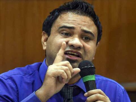 यूपी: डॉ कफील खान को लेकर इलाहाबाद हाईकोर्ट में हुई सुनवाई, यूपी सरकार ने दाखिल किया जवाब यूपी: डॉ कफील खान को लेकर इलाहाबाद हाईकोर्ट में हुई सुनवाई, यूपी सरकार ने दाखिल किया जवाब