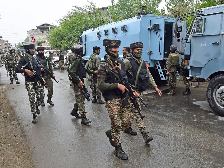 Home Ministry to withdraw 100 companies of para military forces From Jammu Kashmir जम्मू-कश्मीर से 10 हजार सुरक्षाबलों की जल्द होगी वापसी, केंद्र सरकार का आदेश