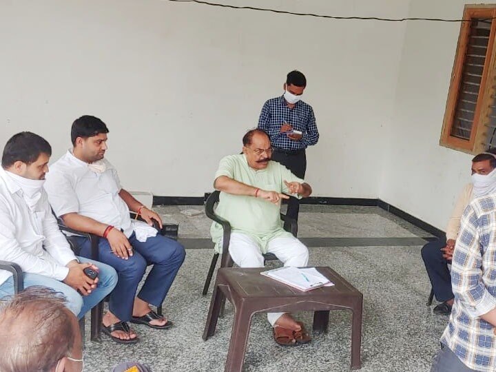 UP State Minister Chaudhary Udaybhan Singh tested Corona positive admitted to PGI in Lucknow ANN यूपी में मंत्री अतुल गर्ग के बाद राज्यमंत्री उदयभान सिंह भी पाए गए कोरोना पॉजिटिव, PGI में भर्ती