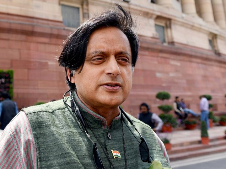 BJP MP demands Shashi Tharoor to be removed from the post of Chairman of Parliament's Standing Committee ann बीजेपी सांसद ने की कांग्रेस नेता शशि थरूर को संसद की स्थायी समिति के चेयरमैन पद से हटाए जाने की मांग