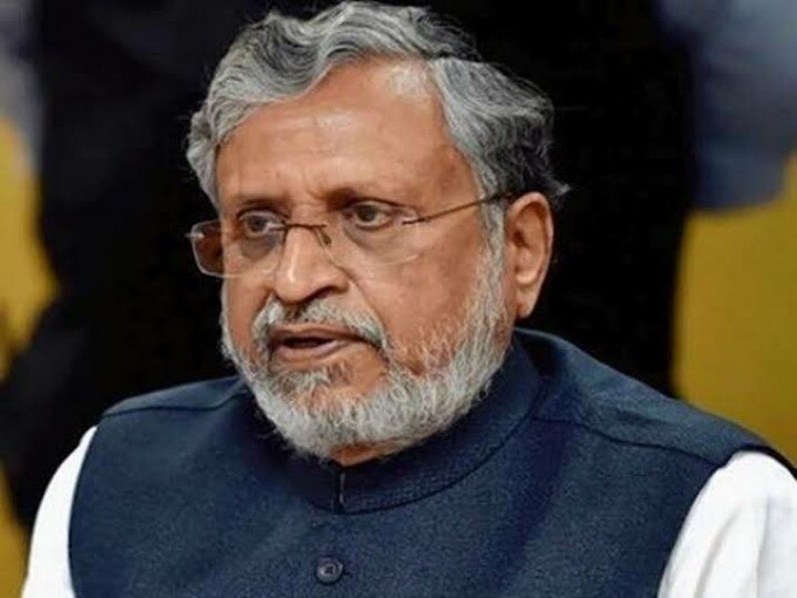 सुशील मोदी ने RJD में टूट पर कसा तंज, कहा- उन्हें आभास है कि विकास की आंधी में लालटेन नहीं आएगी काम