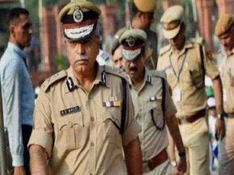 कोरोना महामारी के बीच बिहार पुलिस के 295 जवानों का तबादला, देखें पूरी लिस्ट कोरोना महामारी के बीच बिहार पुलिस के 295 जवानों का तबादला, देखें पूरी लिस्ट