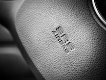 कारों में लगने वाले SRS एयरबैग्स क्या होते हैं और ये कैसे करते हैं काम ? जानिये