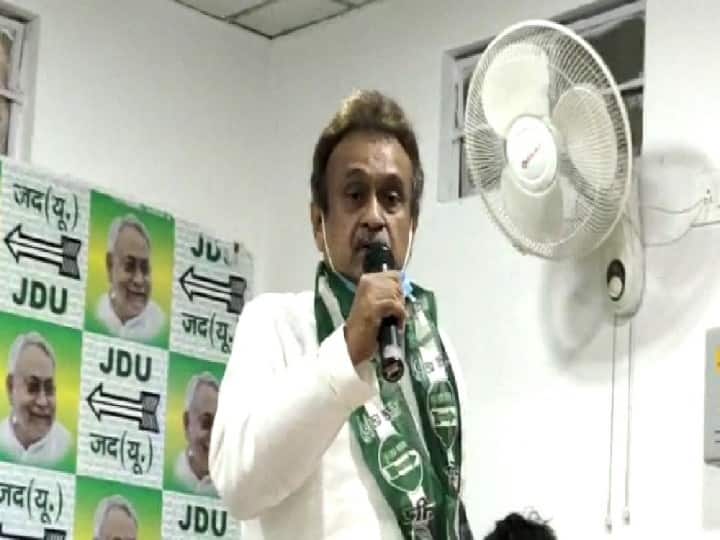EXCLUSIVE: ABP न्यूज से बातचीत के दौरान तेज प्रताप यादव के ससुर जेडीयू नेता चंद्रिका राय ने खोले कई राज, जानें क्या कहा EXCLUSIVE: JDU leader Chandrika Rai revealed many secrets during a conversation with ABP News ann EXCLUSIVE: ABP न्यूज से बातचीत के दौरान तेज प्रताप यादव के ससुर जेडीयू नेता चंद्रिका राय ने खोले कई राज, जानें क्या कहा
