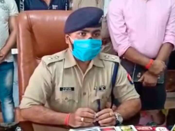 Meerut Police arrested two gang members who cheated online in name of giving jobs ANN मेरठ: नौकरी दिलाने के नाम पर ऑनलाइन ठगी करने वाले गैंग के दो सदस्यों को पुलिस ने किया गिरफ्तार