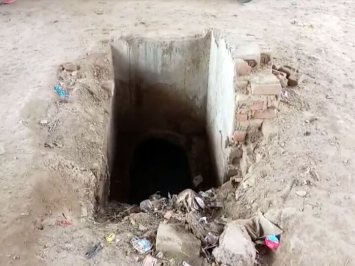 person died after falling into open manhole not been closed yet in Firozabad ann फिरोजाबाद नगर निगम की बड़ी लापरवाही, हादसे को दावत दे रहे हैं खुले मैनहोल