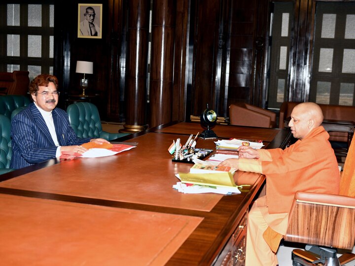 BSP MLA Ramveer Upadhyay Meet CM Yogi Adityanath in Lucknow सीएम योगी आदित्यनाथ से मिले बसपा विधायक रामवीर उपाध्याय, भाजपा में जाने की अटकलें तेज