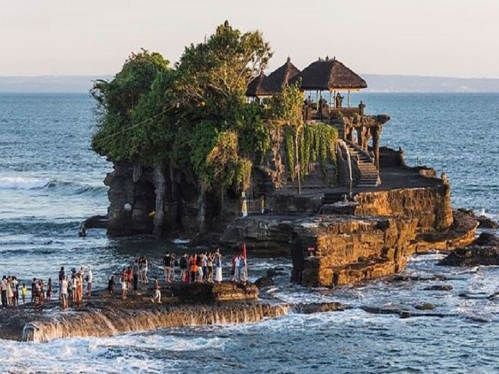 Coronavirus: Indonesia's Bali bans foreign tourists for rest of 2020 इंडोनेशिया: साल 2020 में अब बाली की यात्रा नहीं कर पाएंगे पर्यटक, कोरोना की वजह से नहीं मिलेगी एंट्री