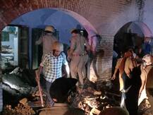 कानपुरः पुलिस लाइन बैरक का बरामदा गिरा, कई सिपाही मलबे में दबे, अब तक एक की मौत
