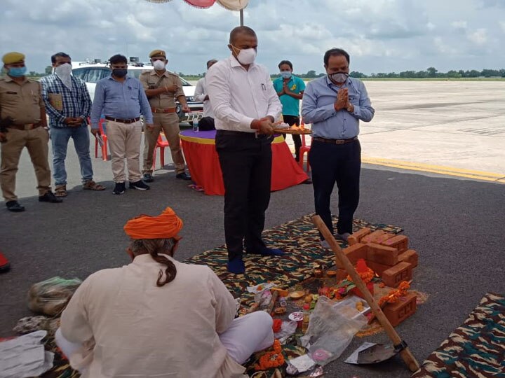 Bhoomi Pujan of new terminal building of Kushinagar International Airport ann कुशीनगर अंतरराष्ट्रीय एयरपोर्ट की नई टर्मिनल बिल्डिंग का हुआ भूमि पूजन, बढ़ेगी अंतरराष्ट्रीय पर्यटकों की संख्या