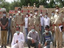 जालौन: फल की 500 पेटियों में छिपाकर लायी जा रही लाखों की शराब, तीन गिरफ्तार