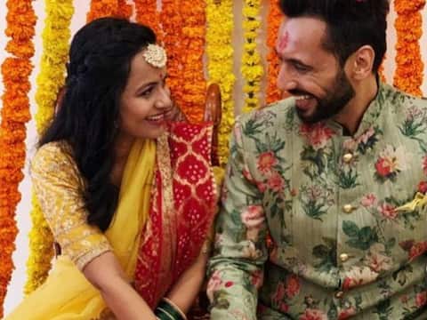 डांसर-एक्टर पुनीत पाठक ने की निधि मूनि सिंह से सगाई, रेमो डीसूजा और गीता कपूर समेत फैंस ने दी बधाई डांसर-एक्टर पुनीत पाठक ने की निधि मूनि सिंह से सगाई, रेमो डीसूजा और गीता कपूर समेत फैंस ने दी बधाई