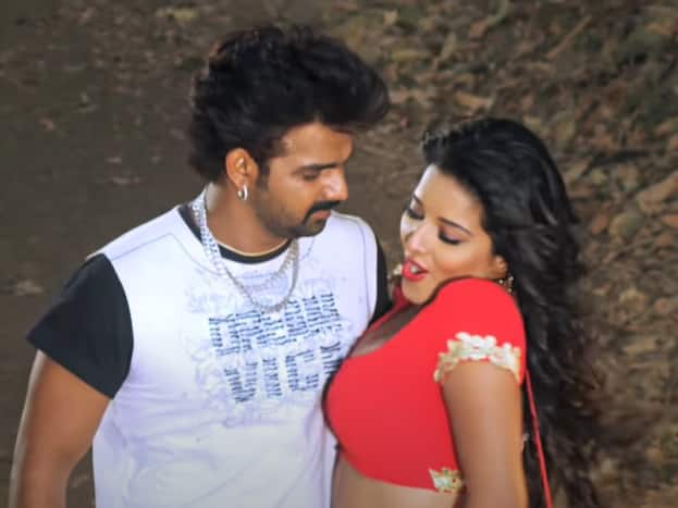 इंटरनेट पर वायरल हो रहा है पवन सिंह और मोनालिसा का ये रोमांटिक भोजपुरी गाना, यहां देखें Watch this romantic Bhojpuri song of Pawan Singh and Monalisa going viral on the internet, here इंटरनेट पर वायरल हो रहा है पवन सिंह और मोनालिसा का ये रोमांटिक भोजपुरी गाना, यहां देखें