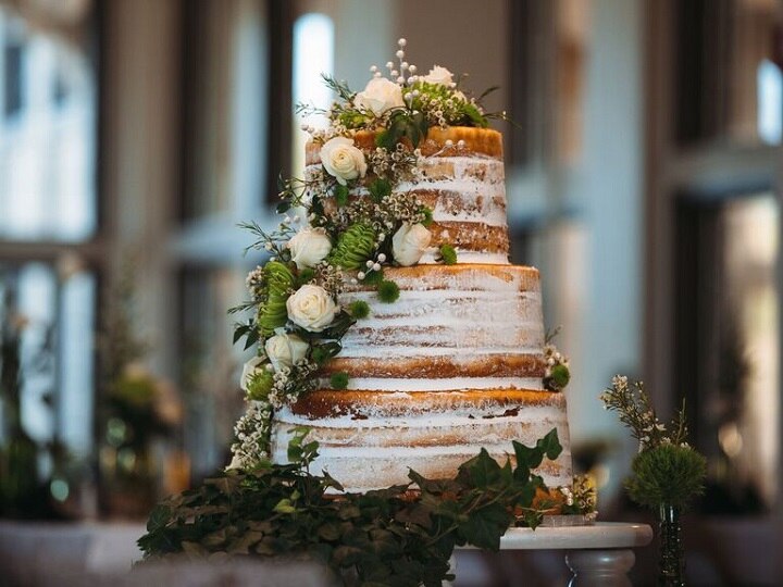 a wedding cake goes wrong with hilarious message questioning the wedding internet users are amused केक पर लिखे इस मैसेज ने ही उठाया शादी पर सवाल, सोशल मीडिया पर यूजर्स ले रहे मजे
