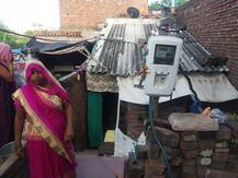 आगरा : भूख और बीमारी से बच्ची की मौत, सरकार की योजनाओं पर उठ रहे सवाल