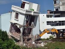 यूपी में जारी है ऑपरेशन मुख्तार अंसारी, 70 करोड़ की संपत्ति हुई ध्वस्त, करोड़ों की कमाई पर लगा ताला