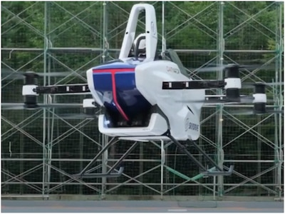 Japan Flying Car Gets Off Ground With A Person Aboard Details Inside | जापान  की 'उड़ने वाली कार' का सफल परीक्षण, एक व्यक्ति को लेकर कुछ मिनट हवा में रही  कार