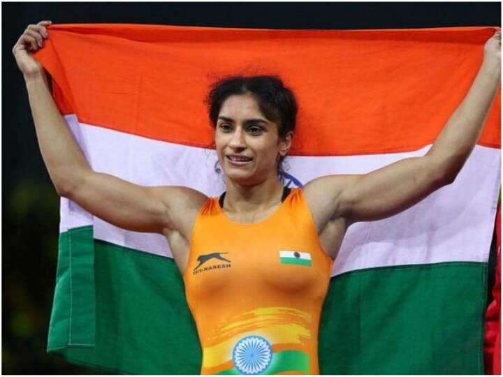India top woman wrestler Vinesh Phogat tests positive for COVID-19 एशियाई और राष्ट्रमंडल खेलों की स्वर्ण विजेता पहलवान विनेश फोगाट को हुआ कोरोना