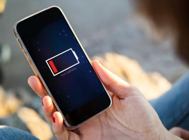 Save smartphone battery from running out quickly with these tips क्या आप भी हैं स्मार्टफोन की बैटरी जल्दी खत्म होने से परेशान? अपनाएं ये जरूरी टिप्स