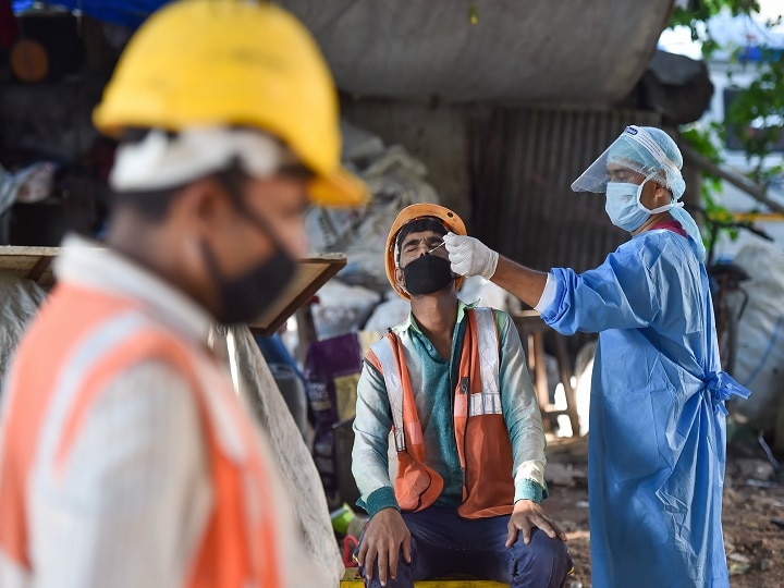 Coronavirus: Jharkhand government cuts the prices of Covid test, reduced from Rs 2400 to Rs 1500 कोरोना वायरसः झारखंड सरकार ने कोविड टेस्ट के दामों में की कटौती, देने होंगे सिर्फ 1500 रुपये